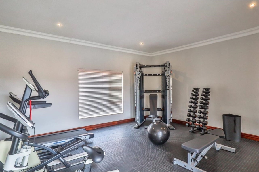 6 Bedroom Property for Sale in Birdwood Estate North West